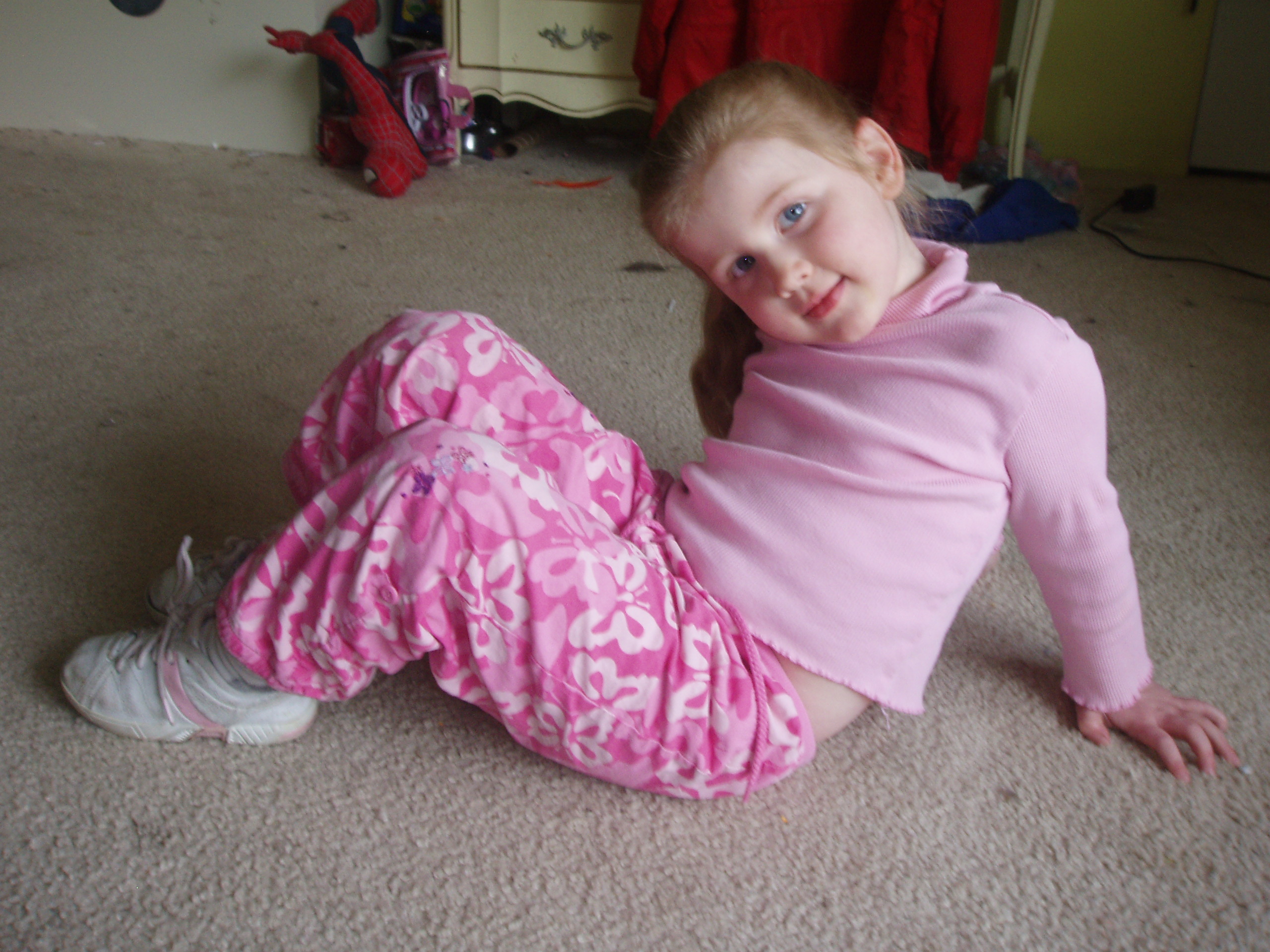 32008cutepose.jpg