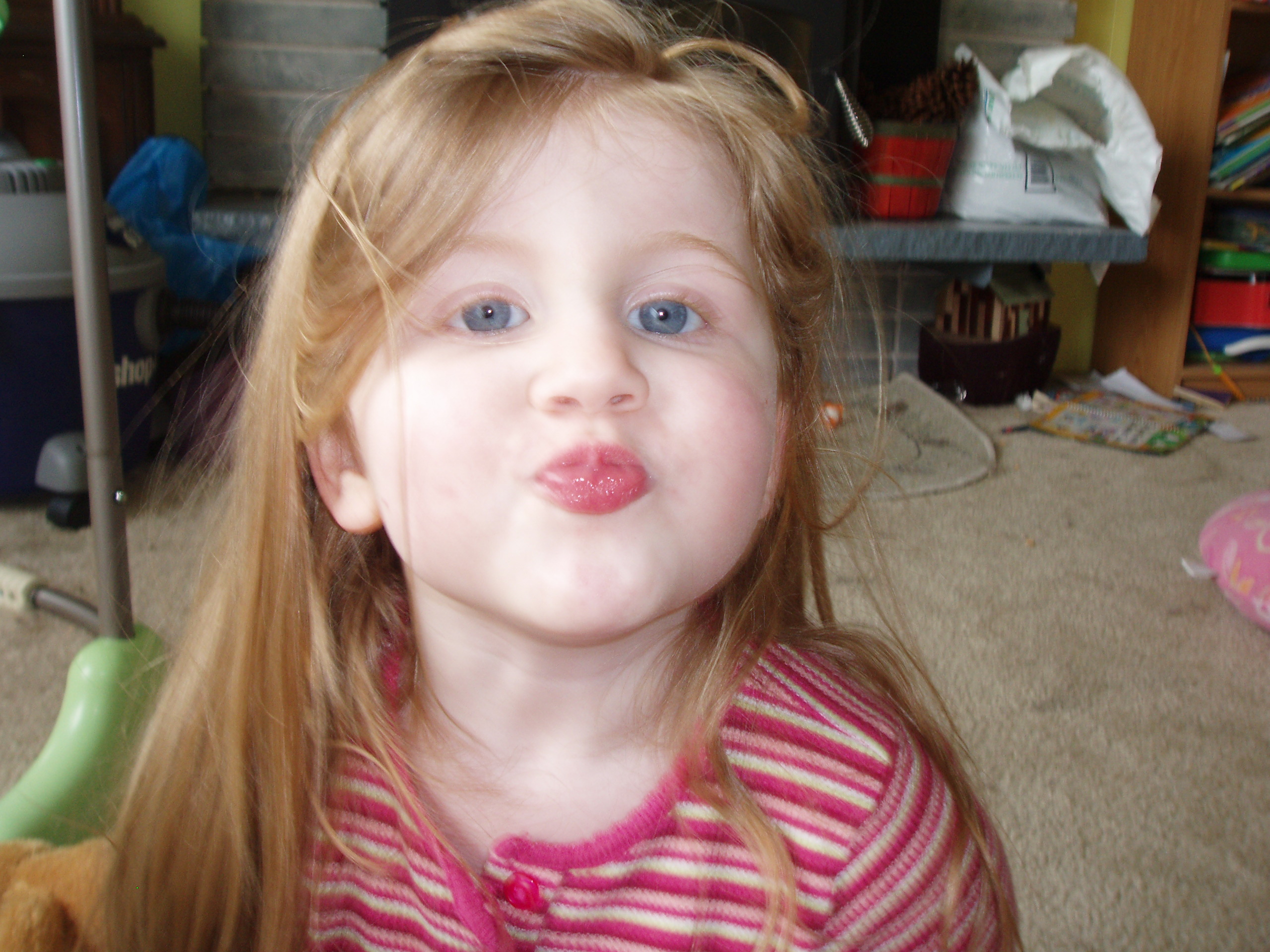 kisskiss.jpg